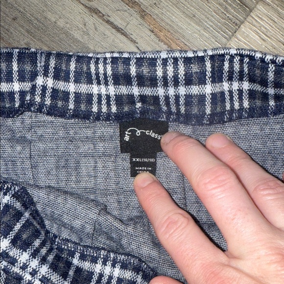 art class Black and White Plaid Skirt - Picture 2 of 5